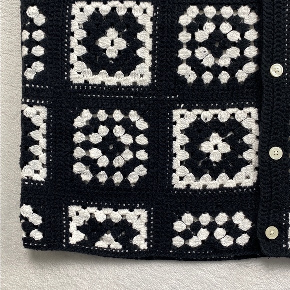 Abercrombie & Fitch Boho Crochet Knit Short Sleeve Button Up Shirt (Black/White) - Picture 11 of 16